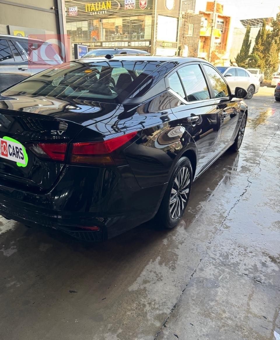 نيسان ألتيما